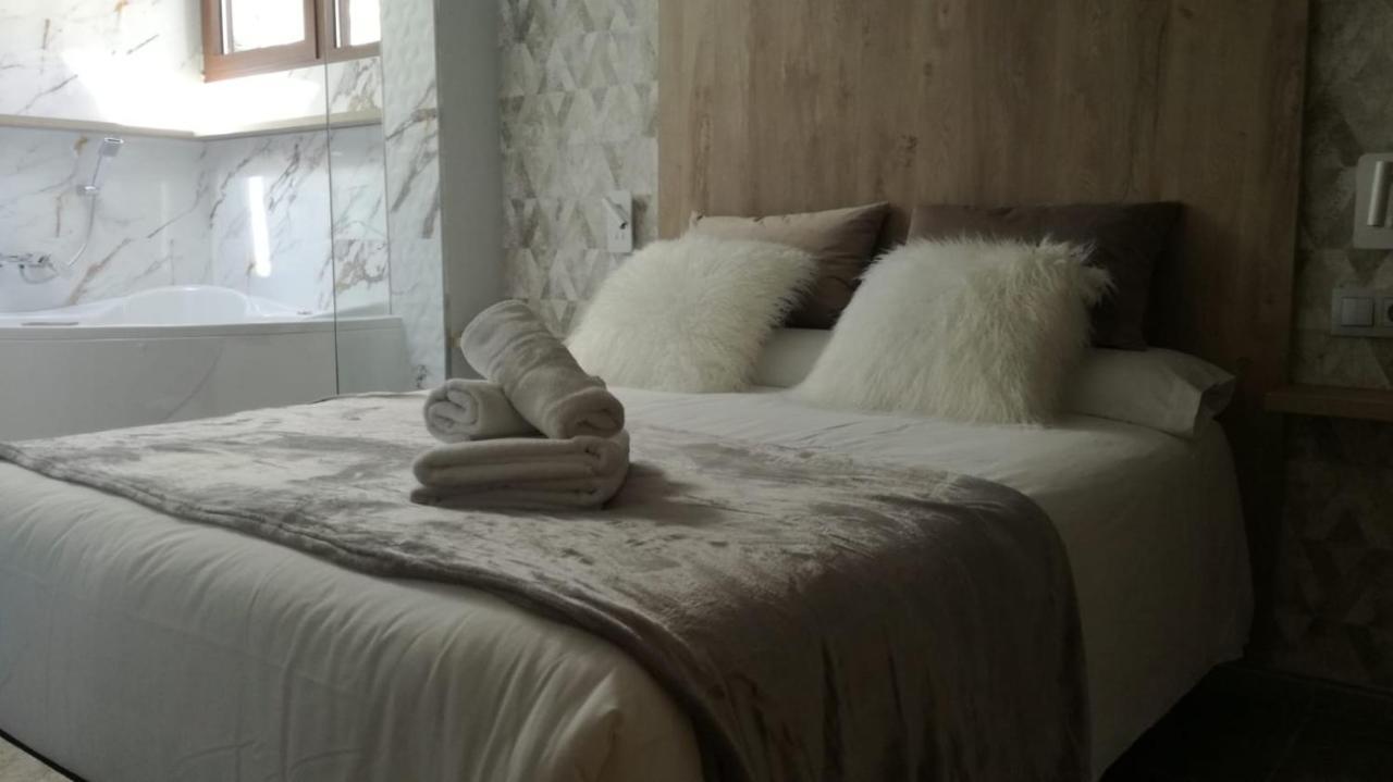 Apartamentos Los Robles Alcala del Jucar Exteriér fotografie