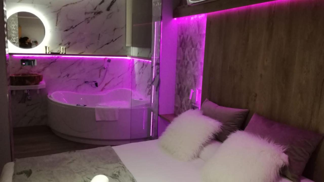 Apartamentos Los Robles Alcala del Jucar Exteriér fotografie